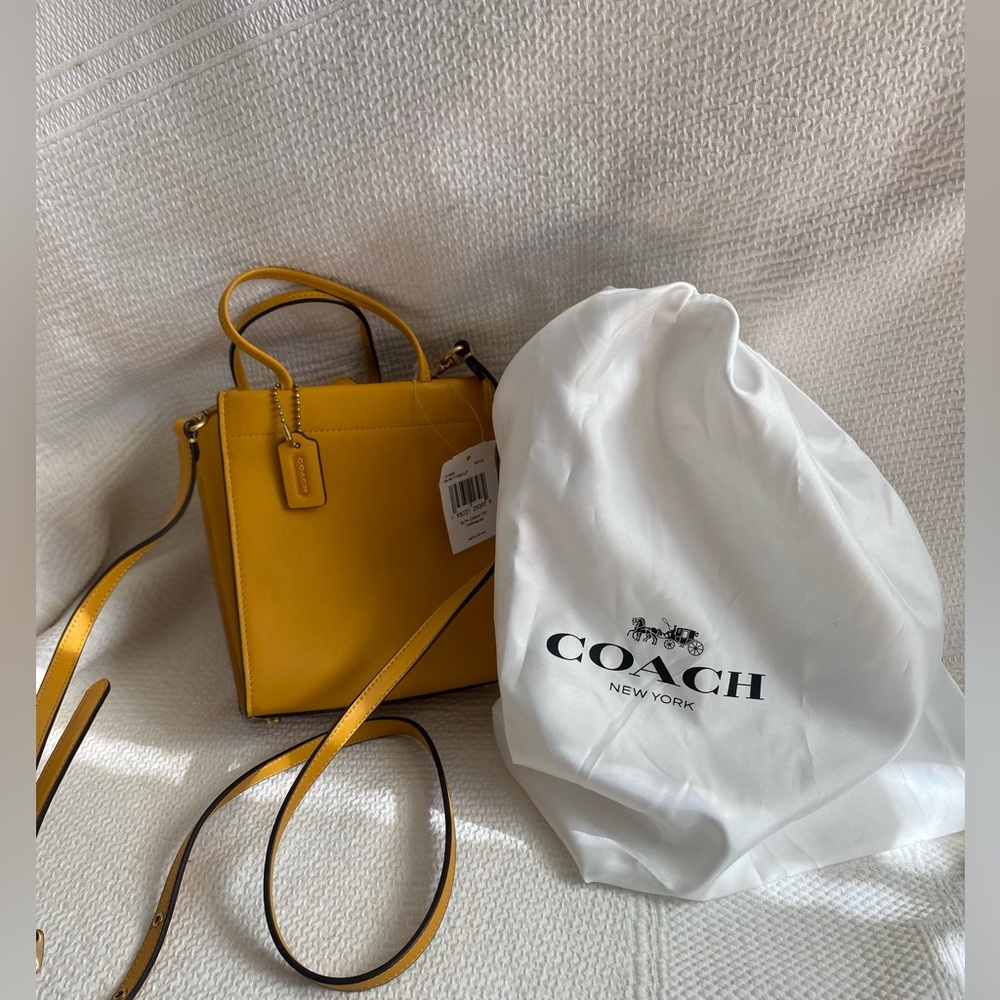 NWT Mini Coach Cashin Tote